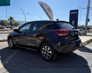 2023 Kia Rio LX, L4, 1.6L, 121 CP, 5 PUERTAS, STD